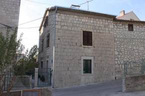 Apartments and rooms with parking space Split - 7598